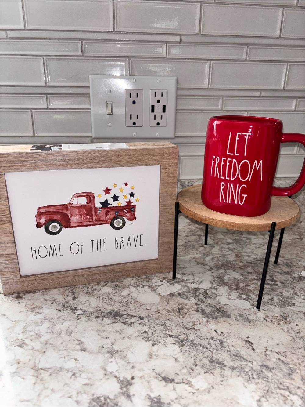 New set of 2 items let freedom ring mug and sign